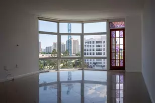 20100 W Country Club Dr, Aventura, FL 33180 - Photo 4