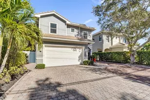 1733 NE 38th St, Oakland Park, FL 33334 - Photo 2