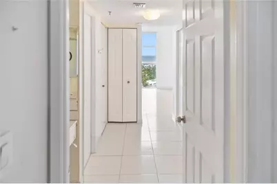 20505 E Country Club Dr, Unit #Ph33, Miami, FL 33180 - Photo 20