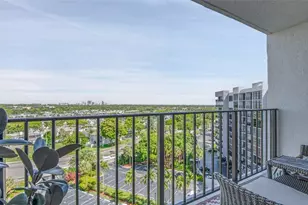 600 Parkview Dr, Hallandale Beach, FL 33009 - Photo 30