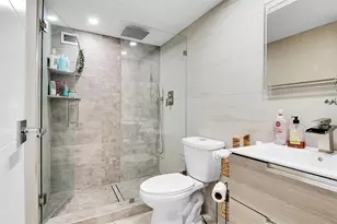 600 Parkview Dr, Hallandale Beach, FL 33009 - Photo 16