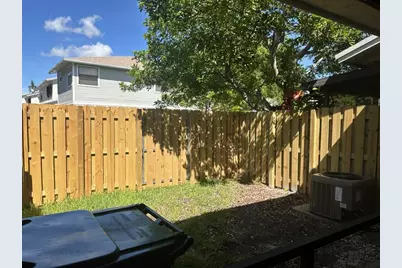 621 NW 105th Way, Pembroke Pines, FL 33026 - Photo 18