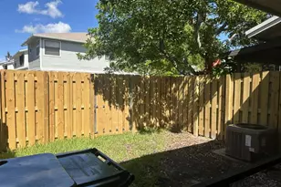 621 NW 105th Way, Pembroke Pines, FL 33026 - Photo 18