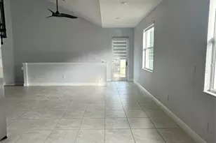 2911 Cascada Isle Way, Hollywood, FL 33024 - Photo 10