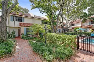 810 SE 2nd St, Fort Lauderdale, FL 33301 - Photo 2