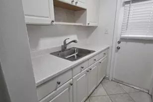 1329 NE 17th Ave, Fort Lauderdale, FL 33304 - Photo 4