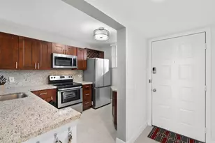 111 Lake Emerald Dr, Oakland Park, FL 33309 - Photo 6