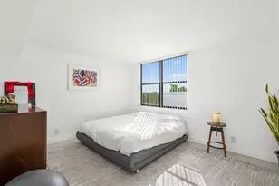 111 Lake Emerald Dr, Oakland Park, FL 33309 - Photo 10