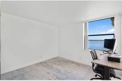 111  Lake Emerald Dr, Unit #401, Oakland Park, FL 33309 - Photo 14