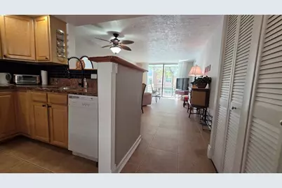 2801  Somerset Dr, Unit #211, Lauderdale Lakes, FL 33311 - Photo 6
