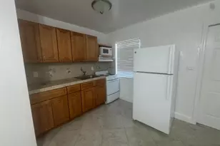 1822 Dixieanna St Unit, Hollywood, FL 33020 - Photo 4