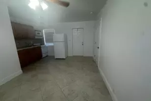 1822 Dixieanna St Unit, Hollywood, FL 33020 - Photo 2