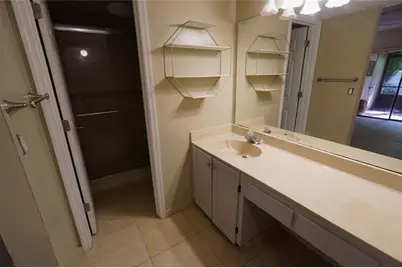 11521 NW 10th St, Hollywood, FL 33026 - Photo 12