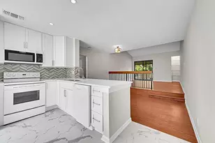 2578 Riverside Dr, Coral Springs, FL 33065 - Photo 2