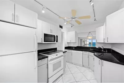 1069  Hillsboro Mile, Unit #507, Hillsboro Beach, FL 33062 - Photo 2