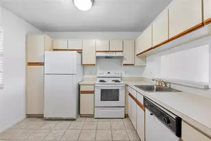 3051 Holiday Springs Blvd, Margate, FL 33063 - Photo 6