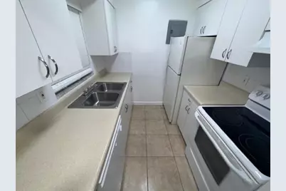 75 SW 10th St, Unit #104, Fort Lauderdale, FL 33315 - Photo 4