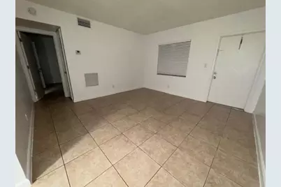 75 SW 10th St, Unit #104, Fort Lauderdale, FL 33315 - Photo 2