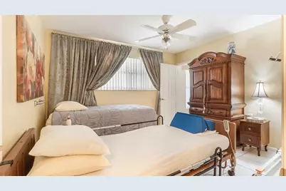 1032 NE 4th Ct, Hallandale Beach, FL 33009 - Photo 28