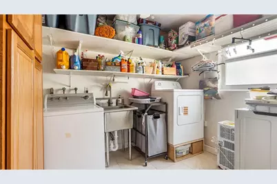 1032 NE 4th Ct, Hallandale Beach, FL 33009 - Photo 10