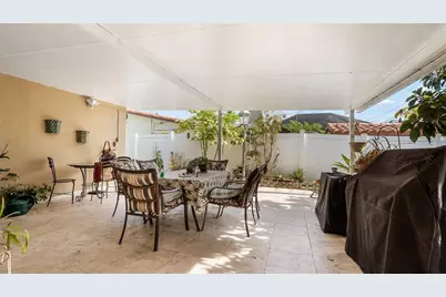 1032 NE 4th Ct, Hallandale Beach, FL 33009 - Photo 20