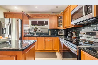 1032 NE 4th Ct, Hallandale Beach, FL 33009 - Photo 12