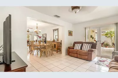 1032 NE 4th Ct, Hallandale Beach, FL 33009 - Photo 22