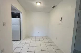 6040 Shaker Wood Cir, Tamarac, FL 33319 - Photo 8