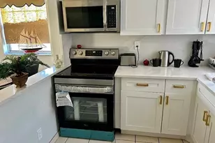 9041 Sunrise Lakes Blvd, Sunrise, FL 33322 - Photo 4