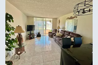 9041  Sunrise Lakes Blvd, Unit #113, Sunrise, FL 33322 - Photo 2