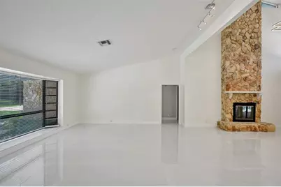 7475  Estrella Cir, Boca Raton, FL 33433 - Photo 6