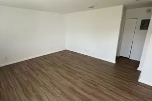 902 E Tiffany Dr, West Palm Beach, FL 33407 - Photo 8