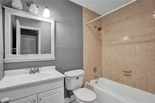 1816 E Oakland Park Blvd, Oakland Park, FL 33306 - Photo 10