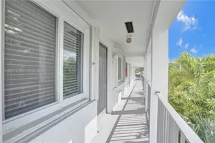 1816 E Oakland Park Blvd, Oakland Park, FL 33306 - Photo 4