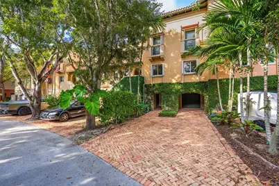 6204  Paradise Point Dr, Palmetto Bay, FL 33157 - Photo 4