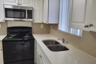 1501 Crescent Cir, West Palm Beach, FL 33403 - Photo 2