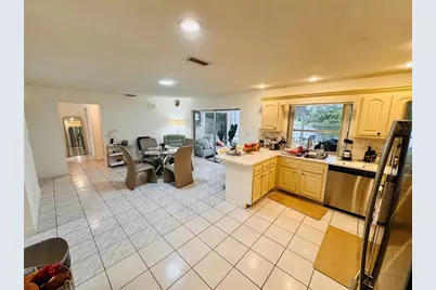9673 NW 45th St, Sunrise, FL 33351 - Photo 8