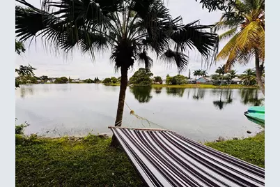 9673 NW 45th St, Sunrise, FL 33351 - Photo 2