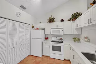 415 Buttonwood Pl, Boca Raton, FL 33431 - Photo 12