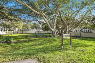415 Buttonwood Pl, Boca Raton, FL 33431 - Photo 42