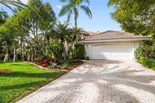 1012 SW 156th Ave, Pembroke Pines, FL 33027 - Photo 2