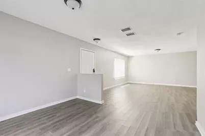 7402  E Banks Dr, Unit #7402, Tampa, FL 33617 - Photo 6