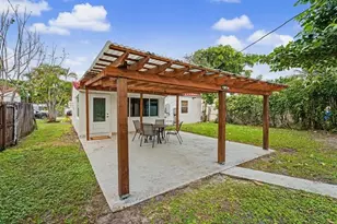 2530 McKinley St, Hollywood, FL 33020 - Photo 10