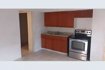 725 N E St, Lake Worth Beach, FL 33460 - Photo 2