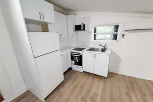 701 SW 68th Terrace, Pembroke Pines, FL 33023 - Photo 2