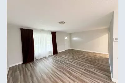 9602 NW 72nd St, Tamarac, FL 33321 - Photo 10