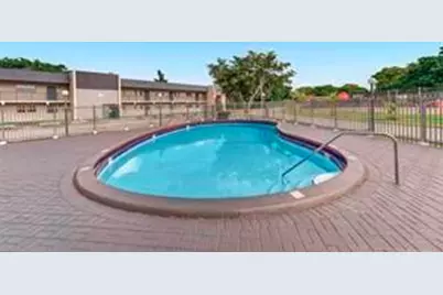 8000  Fairview Dr, Unit #102, Tamarac, FL 33321 - Photo 20