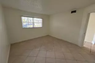 8000 Fairview Dr, Tamarac, FL 33321 - Photo 8