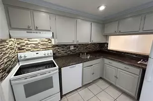 8000 Fairview Dr, Tamarac, FL 33321 - Photo 12