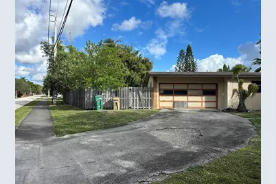 5751 SW 55th St, Davie, FL 33314 - Photo 2